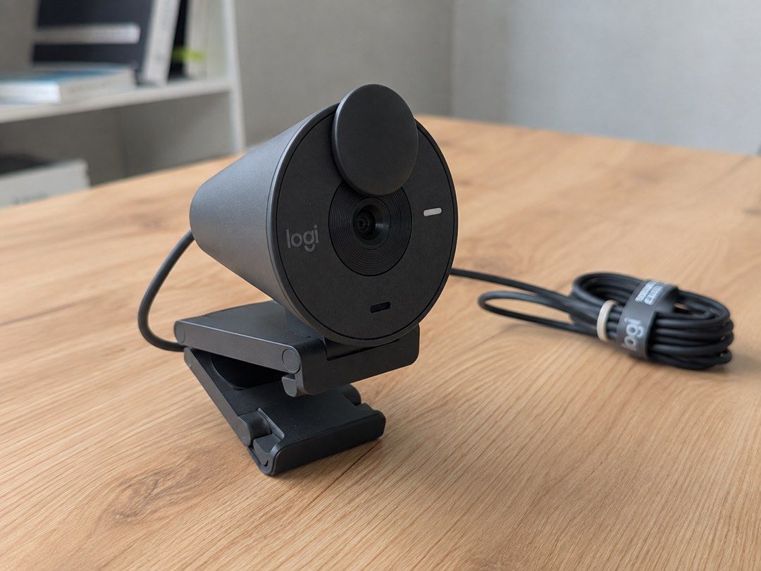 Logitech BRIO 300 Webcam (Category: Webcams) located in Quezon City. Submitted by jmdguzman0330 (Listing ID 1456056937, Image 3). Description: - Logitech Brio 300 Webcam (Charcoal) - USB-C Connection - Built-in Privacy Shutter - Ideal for Video Calls and Streaming - Includes webcam and USB-C cable.