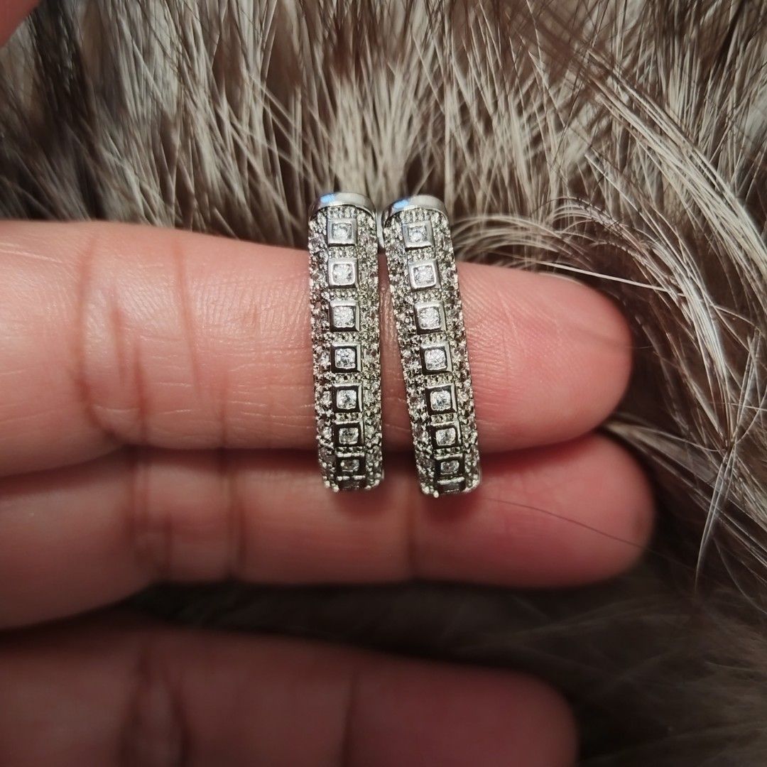 Loop Earrings (Category: Earrings) located in Bulacan. Submitted by brandedbagspreloved (Listing ID 1456137094, Image 3). Description: Japan Bought as is no markings last price posted plus shipping fee uv reactive ang stones.