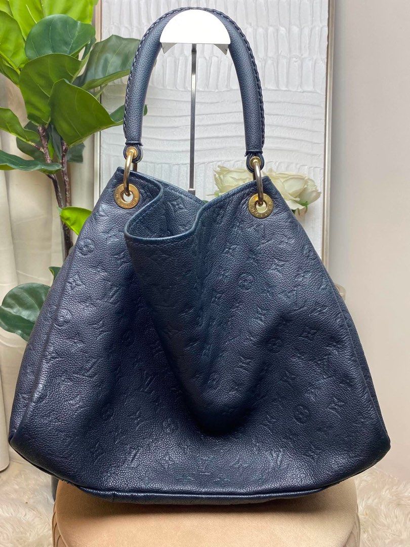 Louis Vuitton Artsy (Category: Luxury Bags & Wallets) located in Iloilo. Submitted by eliseohana (Listing ID 1456058838, Image 1). Description: .