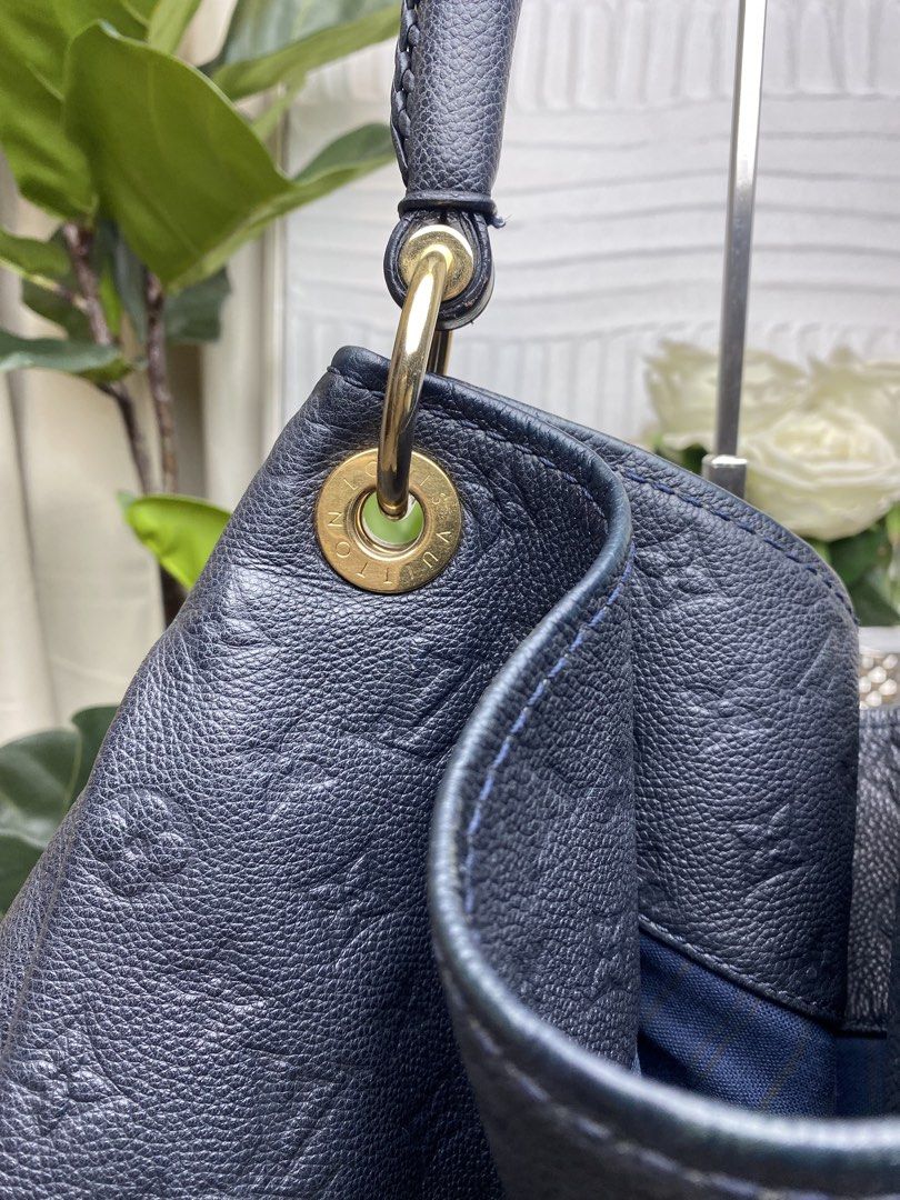 Louis Vuitton Artsy (Category: Luxury Bags & Wallets) located in Iloilo. Submitted by eliseohana (Listing ID 1456058838, Image 2). Description: .