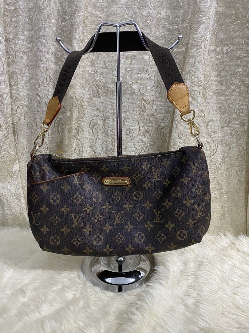 Lv Bag (Category: Luxury Bags & Wallets) located in San Antonio. Submitted by clinicallycute_. (Listing ID 1456176319, Image 1). Description: - Louis Vuitton shoulder bag - Classic monogram canvas - Genuine leather trim and strap - Secure zipper closure - Interior "Louis Vuitton Paris, Made in France" stamp - Elegant gold-tone hardware - Ideal for everyday carry.