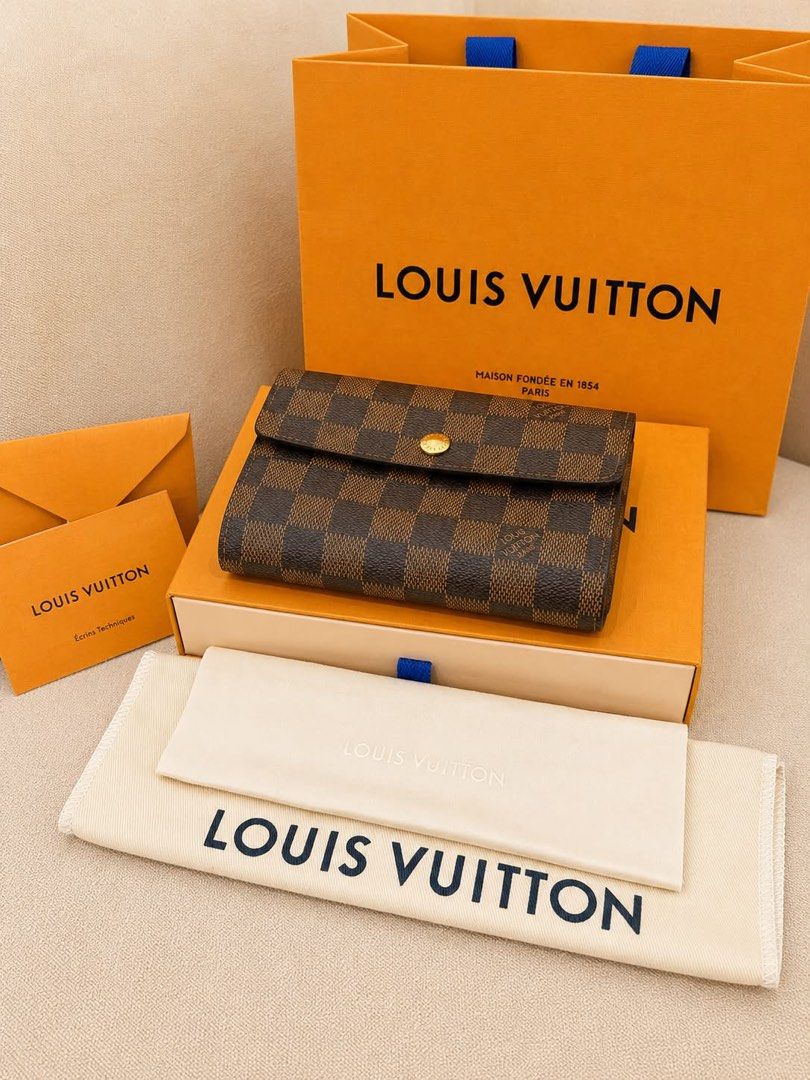 LV trifold wallet (Category: Luxury Bags & Wallets) located in Davao. Submitted by itsmegrace94 (Listing ID 1456055276, Image 1). Description: .