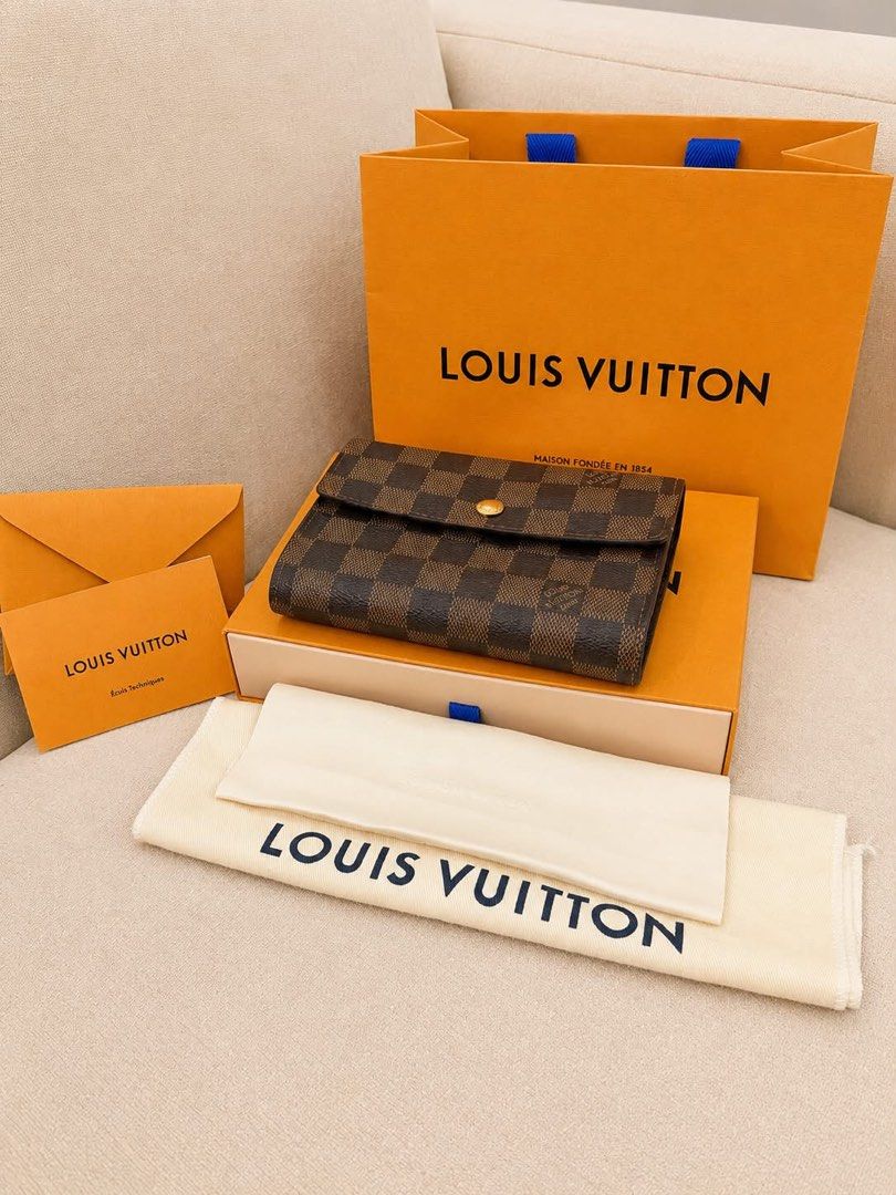 LV trifold wallet (Category: Luxury Bags & Wallets) located in Davao. Submitted by itsmegrace94 (Listing ID 1456055276, Image 3). Description: .