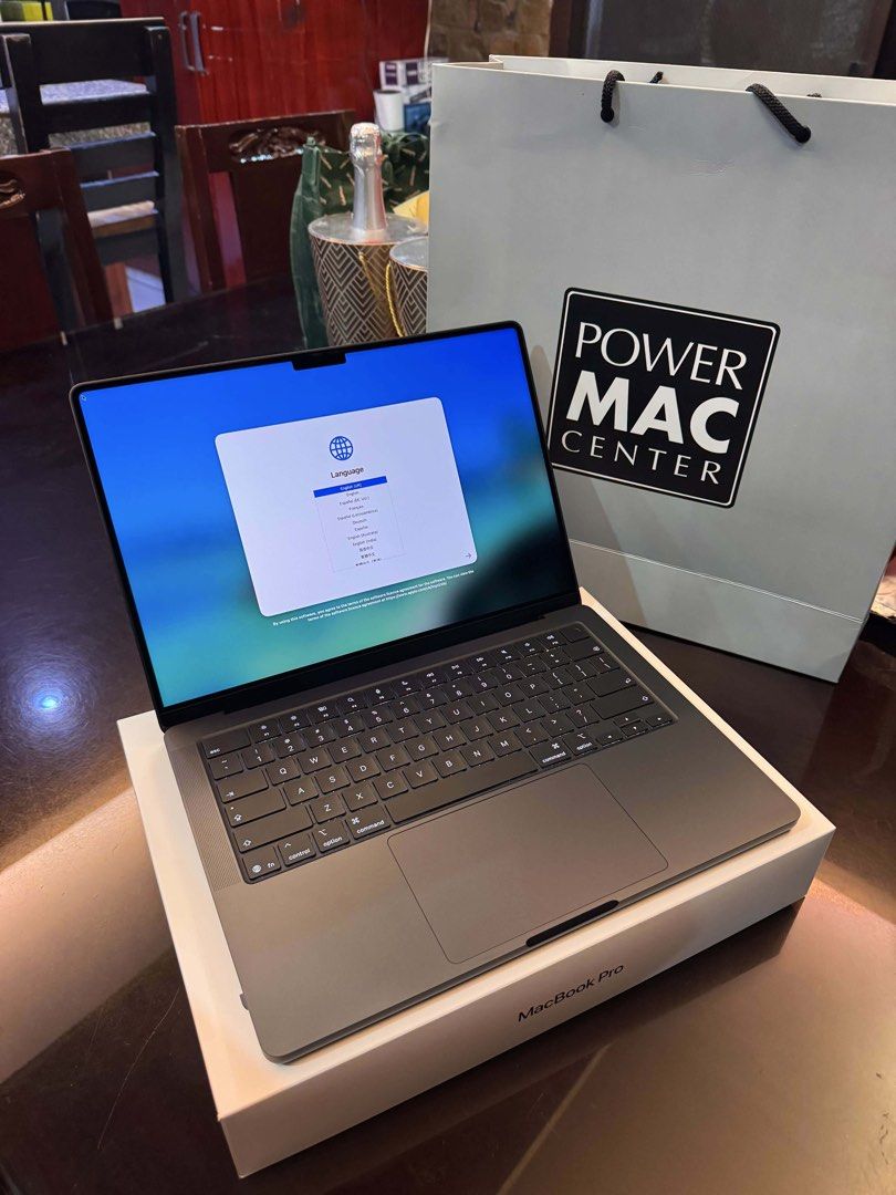 MacBook Pro M5 Pro 24/2TB (Category: Laptops & Notebooks) located in Libon. Submitted by johnvictor08165 (Listing ID 1456232877, Image 2). Description: 14” MacBook Pro M5 Pro 2TB Local Variant SRP - 229,990 I’m selling this for 179,990 only (Save 50k from SRP) M5 Pro Chip 18 Core CPU | 20 Core GPU 24GB Unified Memory 2TB Storage Brand new (opened box for checking only) Test before you pay Meet-up: Pangasinan and nearby areas.
