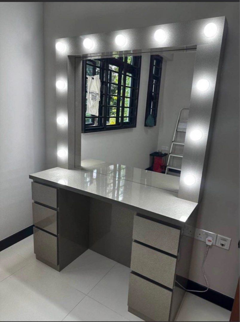 Makeup table (Category: Tables & Sets) located in Singapore. Submitted by cheapgoods.sg (Listing ID 1456174742, Image 1). Description: Hi urgently clearing give me ur best price bought it at 2K+.