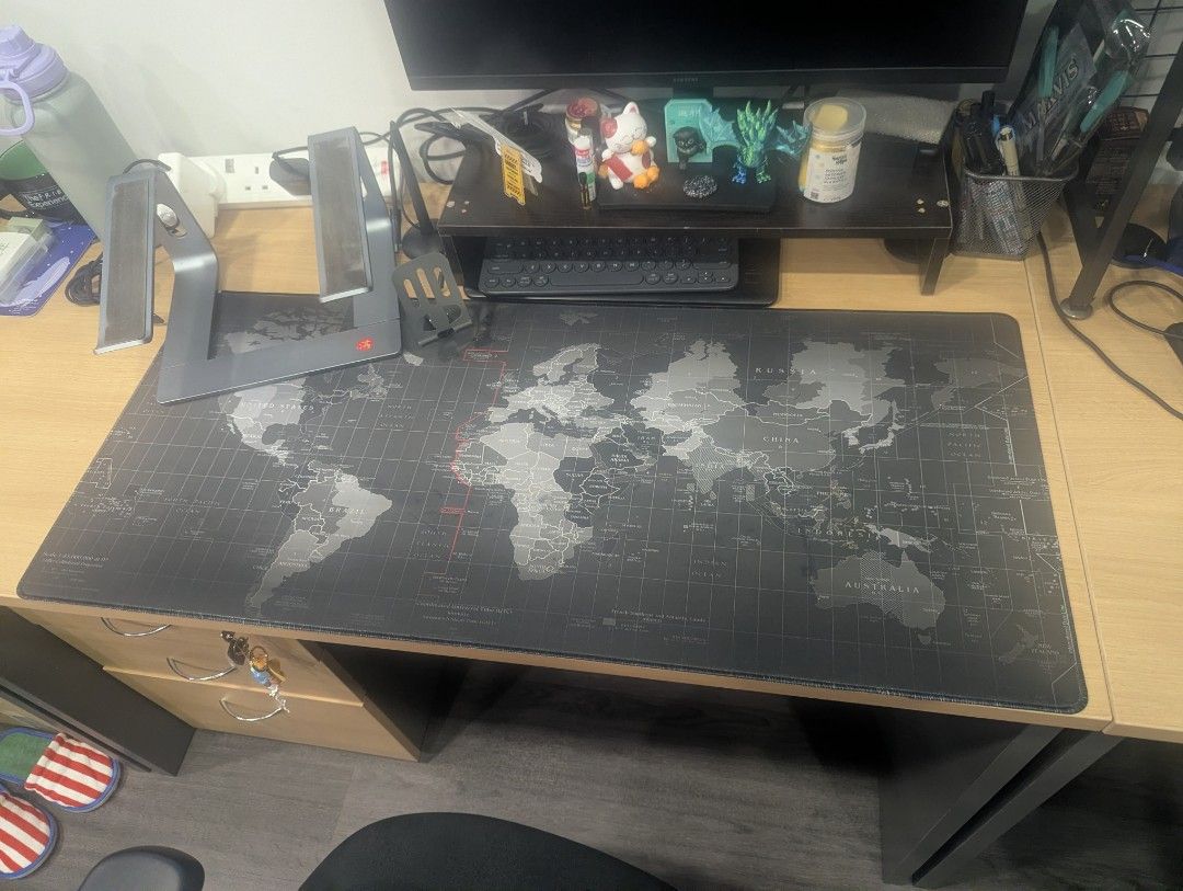 Map table (Category: Tables & Sets) located in Singapore. Submitted by nanafana93 (Listing ID 1456145740, Image 2). Description: .