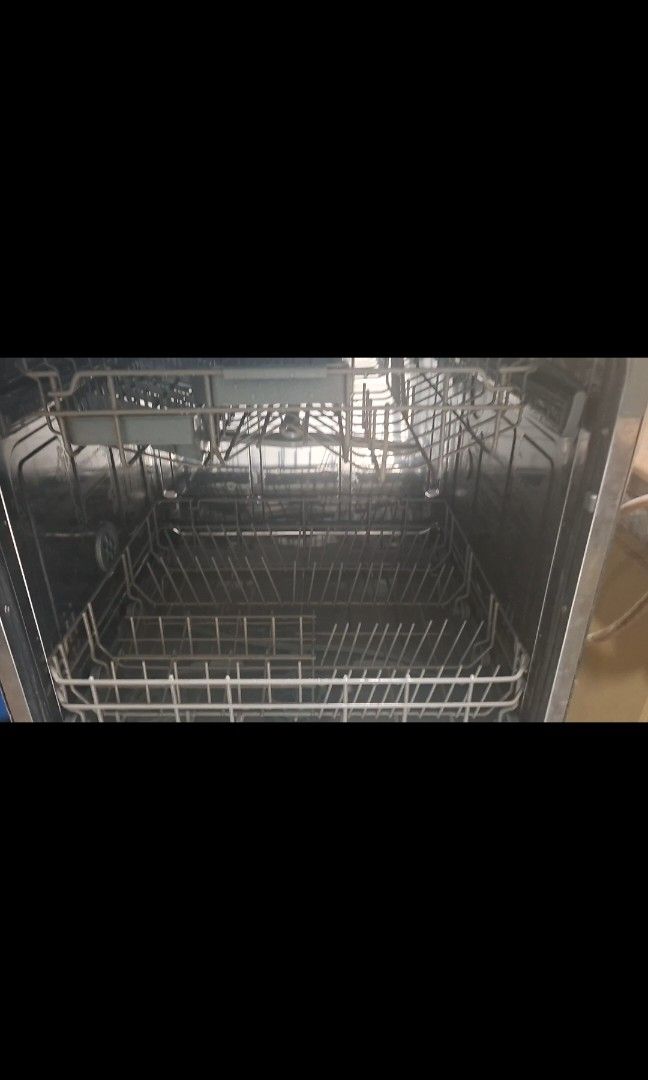 MAXIMUS Black Dishwasher 002JB (Category: Dishwasher) located in Quezon City. Submitted by bennshopp (Listing ID 1456060401, Image 3). Description: - Fully working no issues used a few times then used as dish cabinet after a while thus willing to sell. - this does NOT come with the dish detergent nor salt - Get sparkling clean dishes with this compact countertop dishwasher. - Features a digital display with a built-in timer. - Offers multiple was