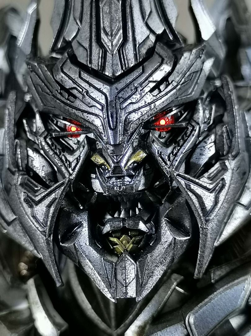 ME-005 OSKO DLX ROTF MEGATRON (Category: Figurines & Statues) located in Angeles City. Submitted by swodahs (Listing ID 1456062092, Image 3). Description: READ PROPERLY SURE BUYERS ONLY WAG NA MAG INQUIRE PAG DI SURE BIB complete, no issues. Upgrade face installed. Will include stock face NO MORE ASKING FOR PICTURES YAN NA NASA POST Negotiable for sure buyers Open to trade for DLX TLK Bumblebee RFS: Need funds Payment : GCash Shipping : LBC Locat