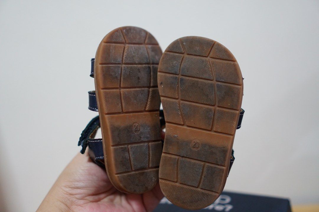 Meet My Feet Jack Blue Size 20 (Category: Babies & Kids Fashion) located in Bacoor. Submitted by catpicks (Listing ID 1456145067, Image 3). Description: Meet My Feet Jack Blue Size 20 Used for his 1st birthday and some gala In good condition and no flaws. :) Php 200 + SF via LBC (only) or same day delivery (shipping from Molino 3, Bacoor, Cavite) Cleaned with Kurin already but I reco to clean it again since this was stored for months already..
