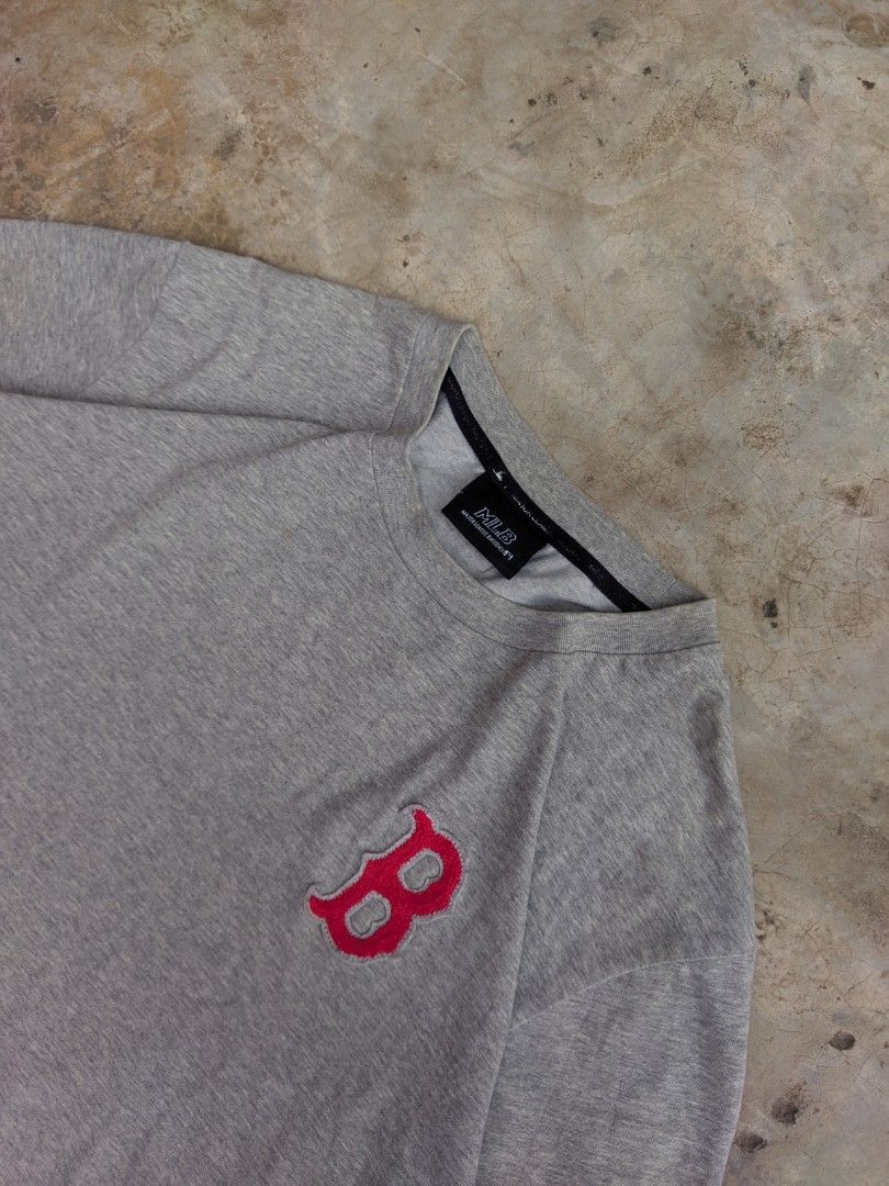 MLB (Category: Tshirts & Polo Shirts ) located in Ozamiz City. Submitted by drithrft (Listing ID 1456216358, Image 3). Description: Dimensions (inches) Width - 22 Length - 28 Condition - 9/10 Issue - small hole sa likod.