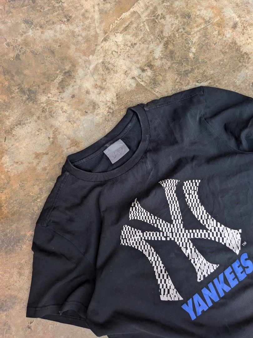 MLB New Yankees (Category: Tshirts & Polo Shirts ) located in Ozamiz City. Submitted by drithrft (Listing ID 1456216774, Image 2). Description: Dimensions (inches) Width - 20.5 Length - 26.5 Condition - 10/10 Issue - none.