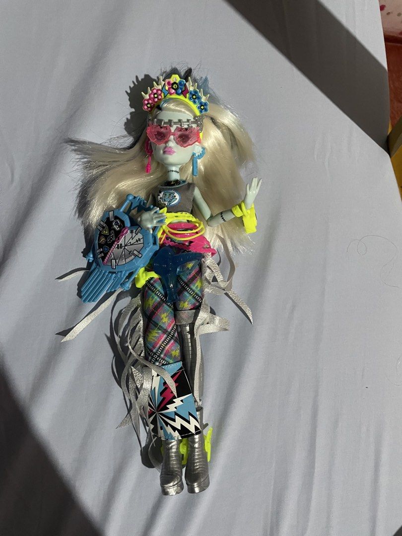 MONSTER HIGH G3 BUNDLE (Category: Kids Toys) located in Manila. Submitted by pinkdowlls (Listing ID 1456086818, Image 3). Description: FS MONSTER HIGH G3 DAY OUT FRANKIE WITH NEON FRIGHTS/MONSTER FEST ACCESSORIES ALMOST COMPLETE 900 each / 1800 bundle BUNDLE STILL NEGOTIABLE MONSTER FEST CLAWDEEN WITH CORE REFRESH ACCESSORIES AND RESTYLE OUTFIT .