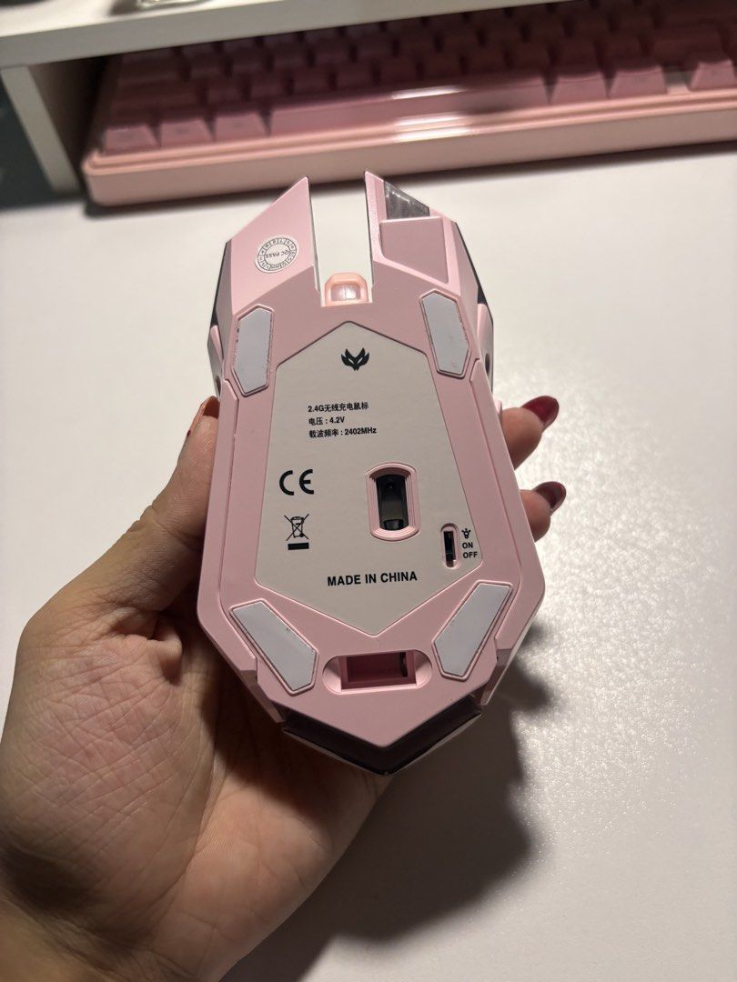 PINK Mouse Silent Wireless for Gaming/Office (Category: Mouse & Mousepads) located in Cavite. Submitted by madeleineguillermo (Listing ID 1456077324, Image 2). Description: bought this for 320 last july 13 online. No box and charger.