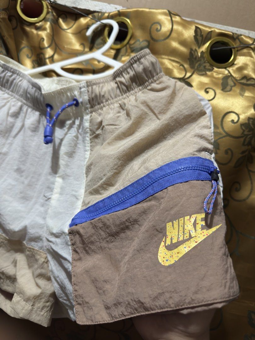 Nike gym shorts (Category: Coats, Jackets and Outerwear) located in Manila. Submitted by mislangers_stuff (Listing ID 1456149090, Image 2). Description: Legit nike shorts.