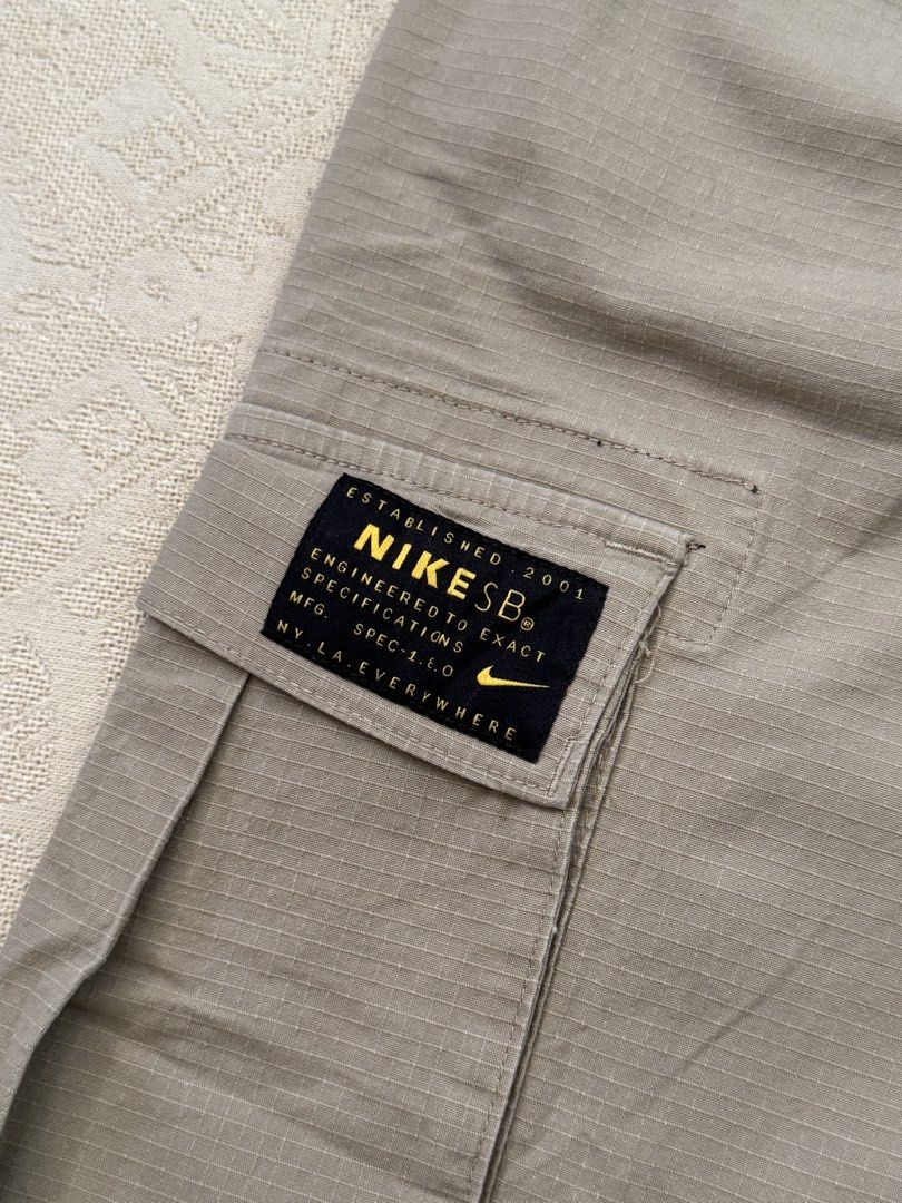 Nike SB Ripstop Cargo Pants (Category: Trousers) located in Angeles City. Submitted by luigisells (Listing ID 1456067173, Image 2). Description: Size 34 Excellent Condition Issue/s: none MOP: Gcash or Bank Transfer Courier: J&t Express.