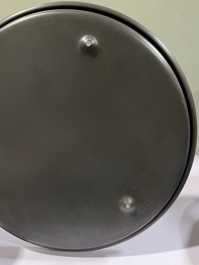 Nonstick Stackable Pizza Pans 10” and 9” (Heavy Duty) (Category: Other Kitchenware & Tableware) located in Quezon City. Submitted by chloe_declutter (Listing ID 1456064873, Image 3). Description: 9”- 5pcs 10”- 7pcs Heavy duty thick Stackable.