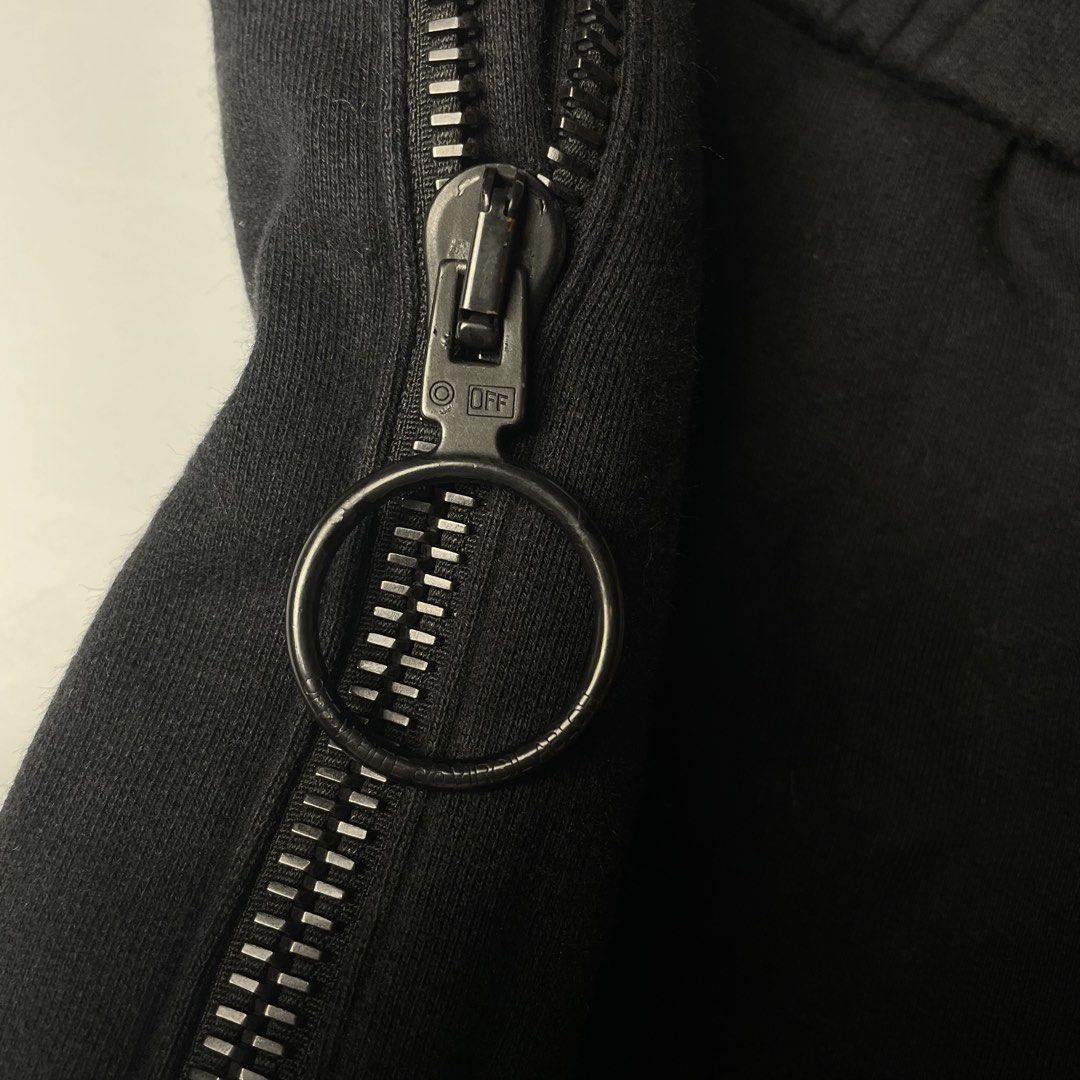 Offwhite Jogger Pants (Category: Joggers) located in Quezon City. Submitted by 1121_garments (Listing ID 1456065186, Image 3). Description: AUTHENTIC Size - 34 (stretchable / pwede sikipan) Length - 44 ready to wear / No issue.