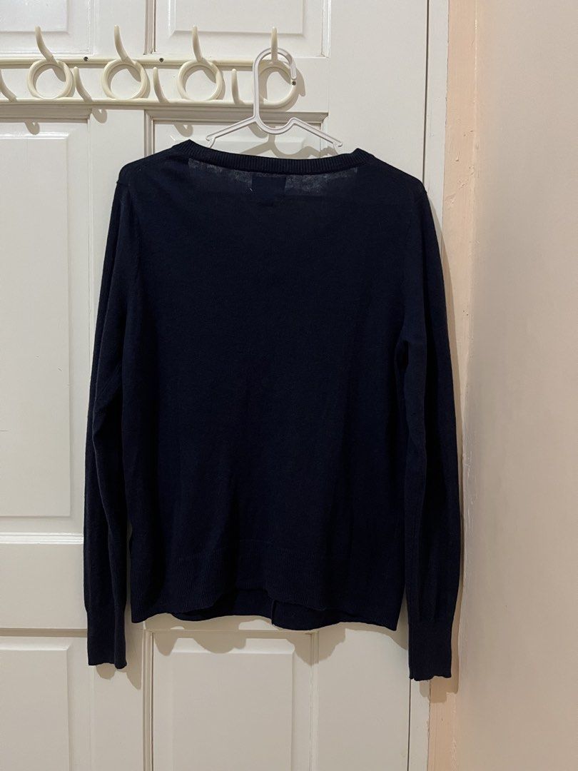 Old Navy Navy Blue Cardigan Sweater Small (Category: Coats, Jackets and Outerwear) located in San Pablo. Submitted by restoredchic (Listing ID 1456176644, Image 2). Description: navy blue / Dark Blue women’s crew-neck cardigan sweater from the brand Old Navy Lightweight classic button-up cardigan with a ribbed crew neckline, ribbed cuffs, and a ribbed hemline. soft lightweight knit, made from a cotton blend Cleaned and sanitised Fit for Small Mea