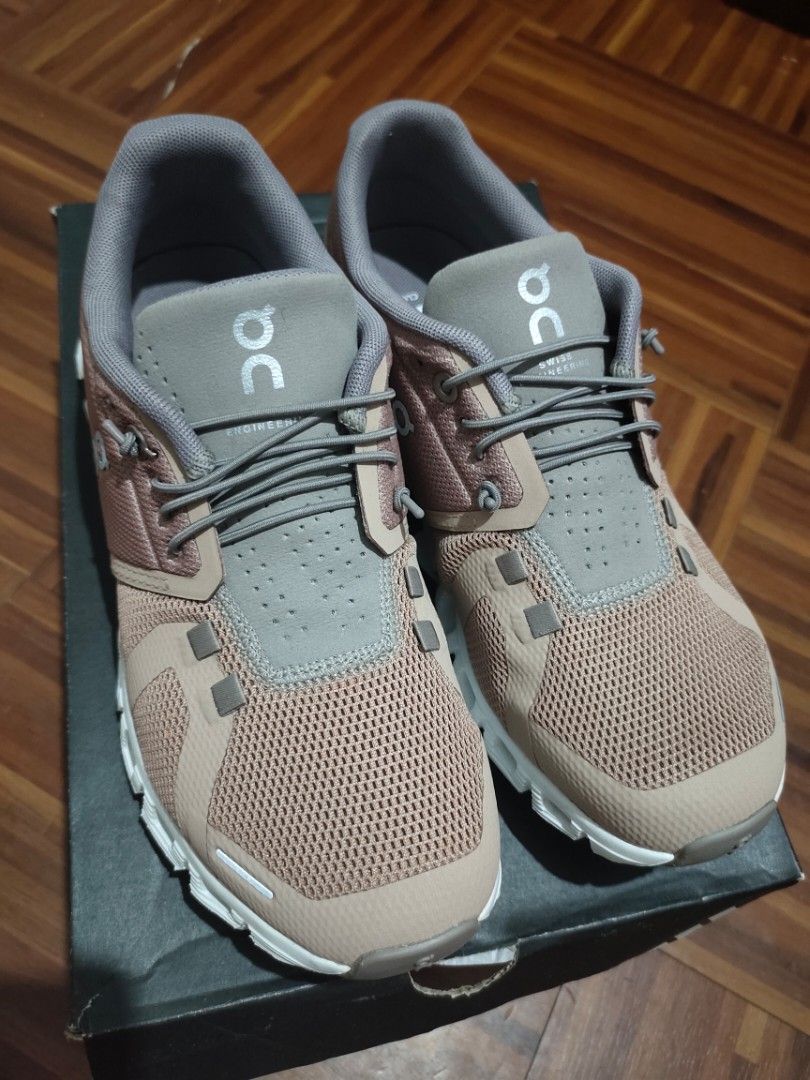 On Cloud 5 "Swiss Engineering" Running Shoes (Category: Sneakers) located in Manila. Submitted by jjjjjzon (Listing ID 1456082105, Image 1). Description: - On Cloud running shoes - Lovely taupe color - Signature CloudTec sole for ultimate comfort - "Swiss Engineering" detail on the side - Ideal for everyday wear or your next run wrong size padala lng from US color rose gold wlng box sinukat lng on cloud 5.
