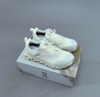 (Category: ) located in . Submitted by khai.uasneakers (Listing ID 1456213096, Image 1). Description: .