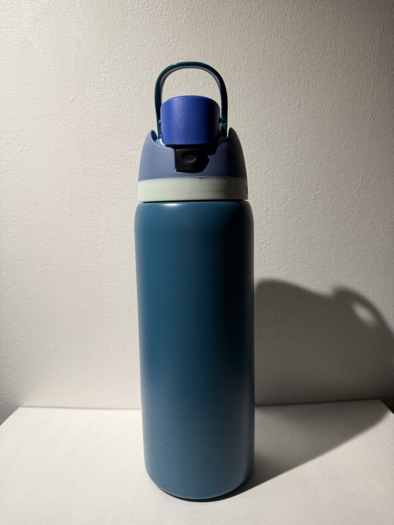 Owala FreeSip Water Bottle - Solid Blue (Category: Water Bottles & Tumblers) located in Manila. Submitted by rlvriel (Listing ID 1456179945, Image 1). Description: Owala Water Bottle with Blue Design - Unused - RFS: Found another design I like more.