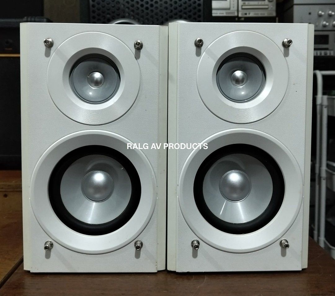 Panasonic 2-Way Speakers White (Category: Soundbars, Speakers & Amplifiers) located in Bulacan. Submitted by ronald277077025 (Listing ID 1456204217, Image 1). Description: PANASONIC 2 WAY BOOKSHELF SPEAKER SB-PM730 25 WATTS 6 OHNS 4" SUPER SYNTHETIC WOOFER HI FI TWEETER BI-WIRING BASS REFLEX DIMENSIONS; W14.5 x H24.5 x D20 CM Location:Sta Maria Bulacan Shipping at buyers expense.