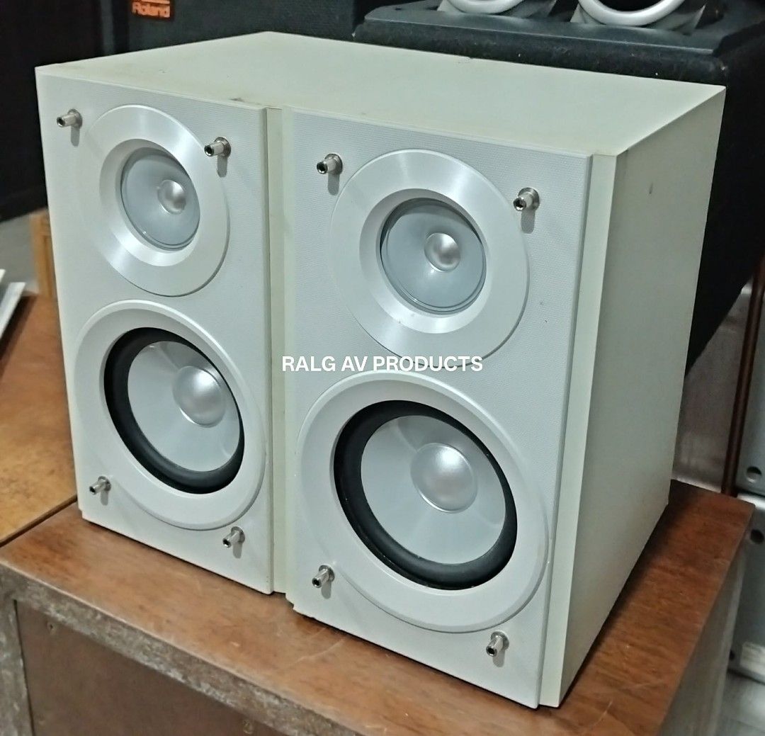 Panasonic 2-Way Speakers White (Category: Soundbars, Speakers & Amplifiers) located in Bulacan. Submitted by ronald277077025 (Listing ID 1456204217, Image 3). Description: PANASONIC 2 WAY BOOKSHELF SPEAKER SB-PM730 25 WATTS 6 OHNS 4" SUPER SYNTHETIC WOOFER HI FI TWEETER BI-WIRING BASS REFLEX DIMENSIONS; W14.5 x H24.5 x D20 CM Location:Sta Maria Bulacan Shipping at buyers expense.