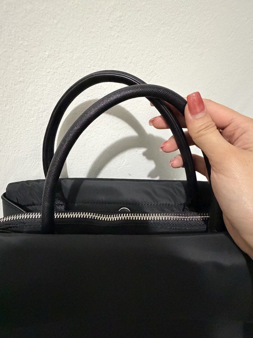 Parfois Nylon Crossbody Bag (Category: Cross-body Bags) located in Caloocan City. Submitted by christineproject.ph (Listing ID 1456101880, Image 2). Description: Medium Size In very good condition Rsf decluttering .