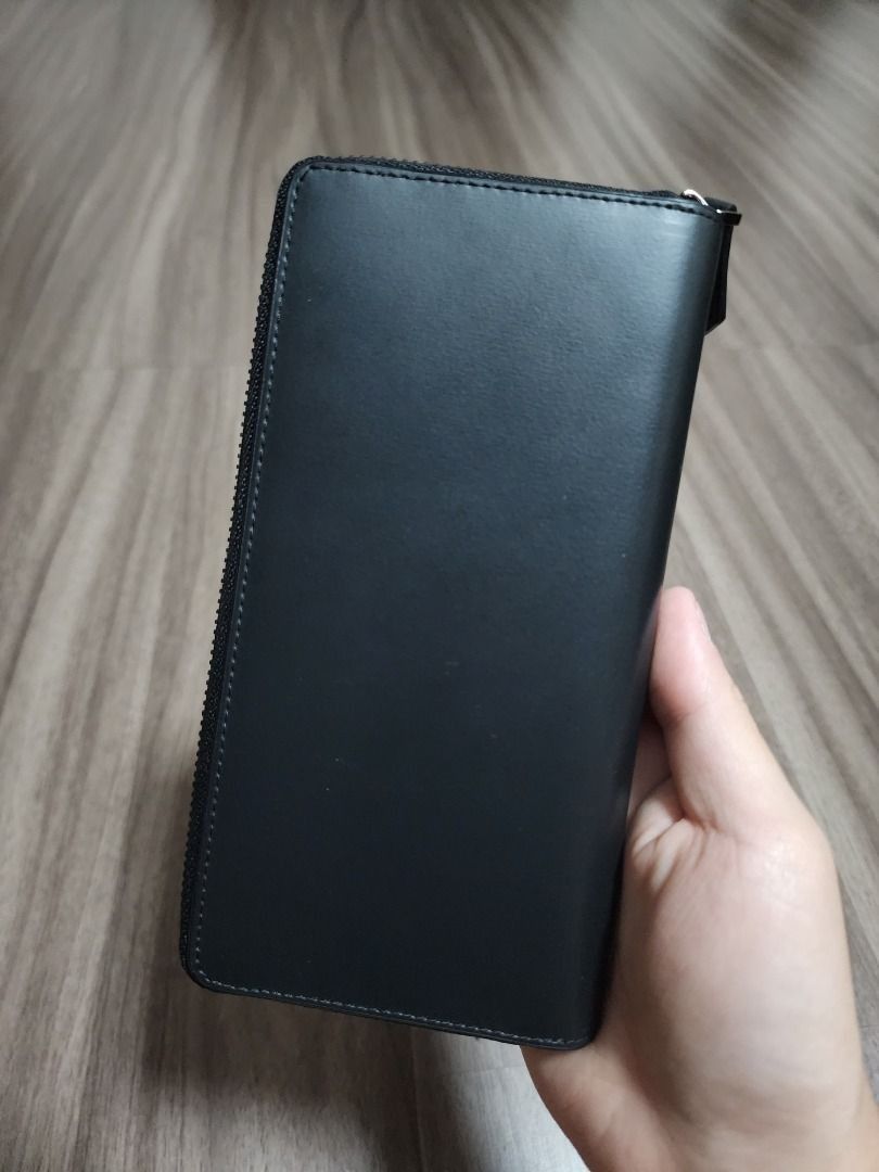 Pedro Black Leather Zip Around Long Wallet (Category: Wallets & Card Holders) located in Manila. Submitted by ddc77 (Listing ID 1456189260, Image 3). Description: Pedro Zip-around Wallet 10/10 brand new condition Kindly read: All items are authentic. Money back x10 if proven otherwise. No meetups for items 10k and below Meetups for items above 10k Manila area only.