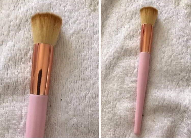 Pink and Rose Gold Foundation Brush (Category: Makeup) located in Marikina City. Submitted by theconstantdeclutterer (Listing ID 1456104379, Image 1). Description: Imported Rose gold flat top foundation brush with pink handle. Bought in a beauty fair in Dubai. Blends liquid/cream makeup seamlessly. Soft bristles, perfect for daily use. Order now! .