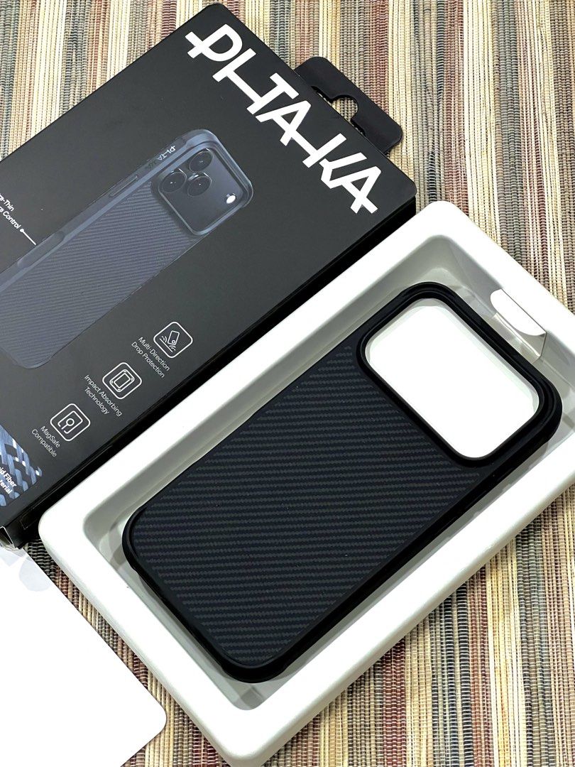 PITAKA ProGuard Case Aramid iPhone 17 Pro (Category: Cases & Sleeves) located in Makati City. Submitted by omancera (Listing ID 1456082933, Image 1). Description: PITAKA ProGuard Case Aramid iPhone 17 Pro Original and Brand New Never fitted nor used Selling it for only 2.8k SRP is 4k+ Makati Area Pick Up *Opened for photo taking only .