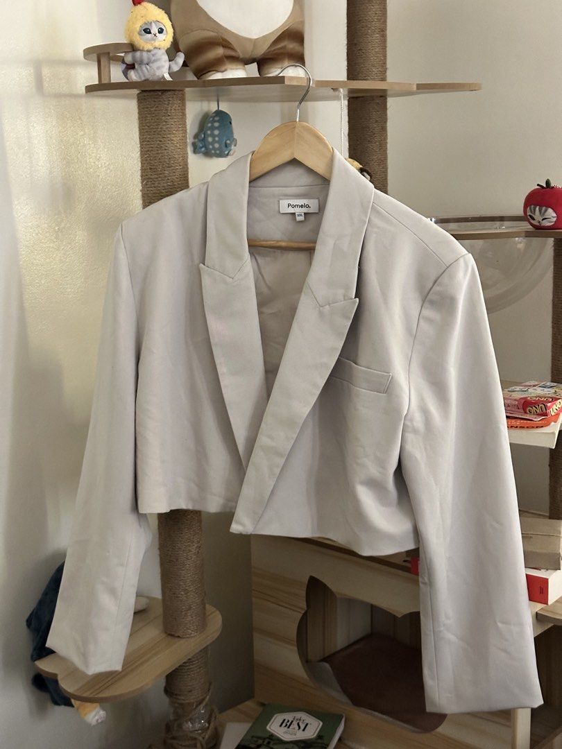 Pomelo Nude Crop Blazer Shawl Collar (Category: Coats, Jackets and Outerwear) located in Makati City. Submitted by onlinethriftstoreph (Listing ID 1456180278, Image 1). Description: .