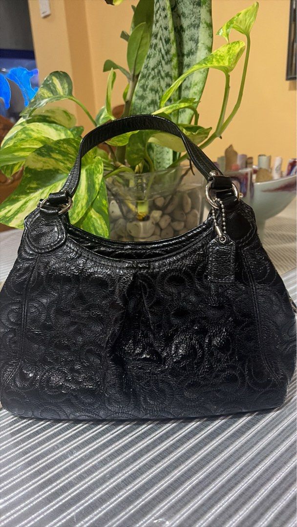 Preloved (Category: Luxury Bags & Wallets) located in Caloocan City. Submitted by wildstar.f2ca8a (Listing ID 1456161586, Image 3). Description: .