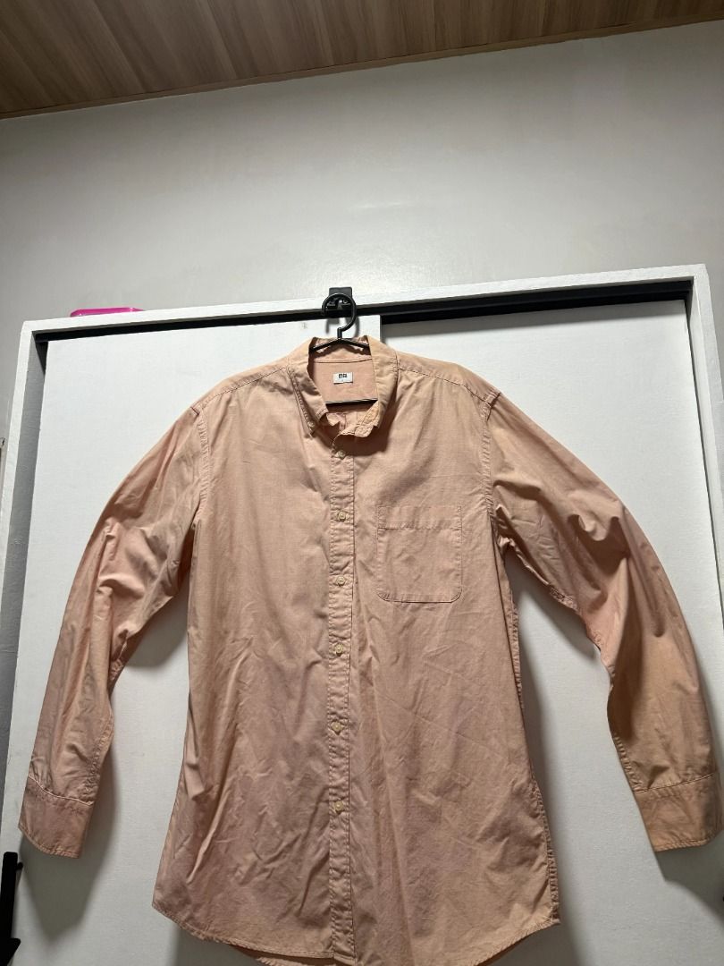 [Pre-Loved] Uniqlo - Long Sleeves Peach (Category: Tshirts & Polo Shirts ) located in Bacoor. Submitted by chupsss24 (Listing ID 1456211352, Image 1). Description: has collar color fading L 28in W 20in.