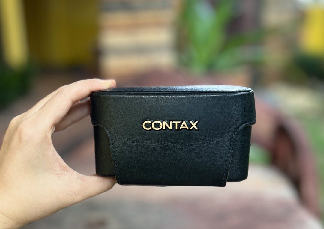 Rare & authentic Contax TVS III Semi Hard Case (Category: Camera Bags & Carriers) located in Santa Rosa. Submitted by shairaleigh (Listing ID 1456169992, Image 1). Description: Hi! I’m selling my authentic Contax TVS III semi-hard case (CC-77) for 5,899 pesos or best offer. This case is pretty hard to find and I had to buy it overseas. It’s in excellent condition. No holes, tears or damage of any kind. You can attach your preferred strap to the c