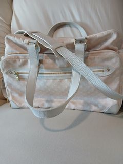 (Category: ) located in . Submitted by joyluxe_club (Listing ID 1456065318, Image 1). Description: .