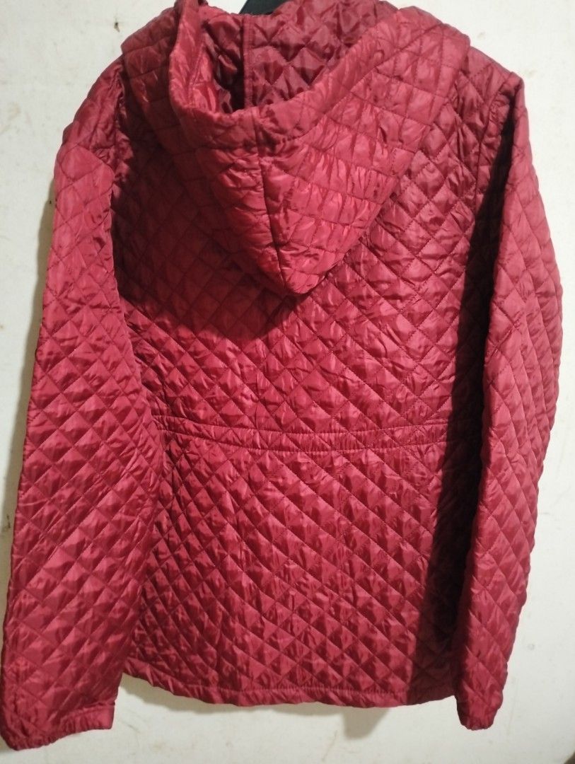 Red Quilted Hooded Jacket (Category: Coats, Jackets and Outerwear) located in Bacoor. Submitted by biala17 (Listing ID 1456090999, Image 2). Description: - Red quilted jacket with hood - Zip-up front - Drawstring waist for a cinched look - Ideal for layering - Comfortable and stylish - Great for cooler weather SUPER SALE NA! 🤝.