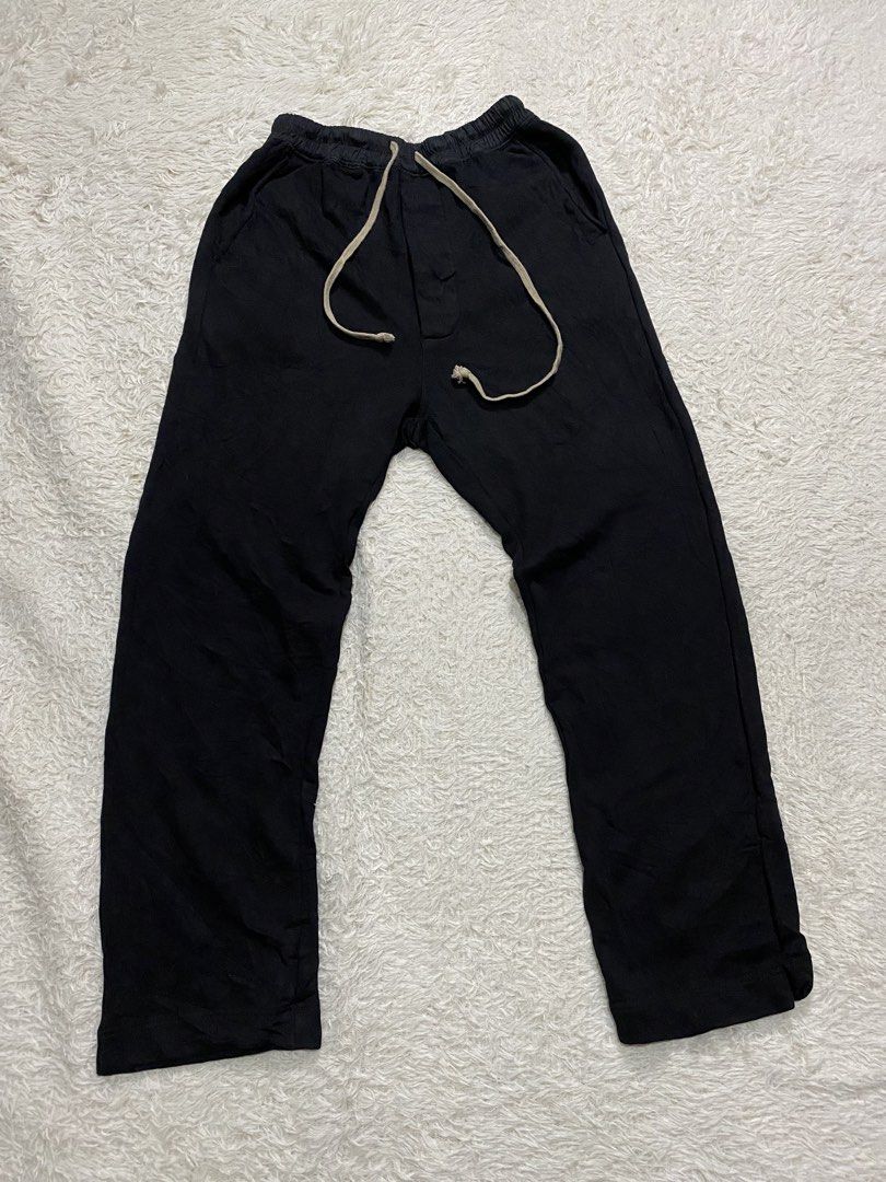 RICK OWENS DS (Category: Joggers) located in Cavite. Submitted by nld_thrift (Listing ID 1456136266, Image 1). Description: RICK OWENS DS W:26/36 With lace L39 Lo 7.5 9.3/10 Condition No refund/ no return, ask before buy, all sales are final. IF YOU ARE IN DOUBT ABOUT ANY DETAILS OF THE ITEM YOU’RE PURCHASING PLEASE FEEL FREE TO CONTACT US .