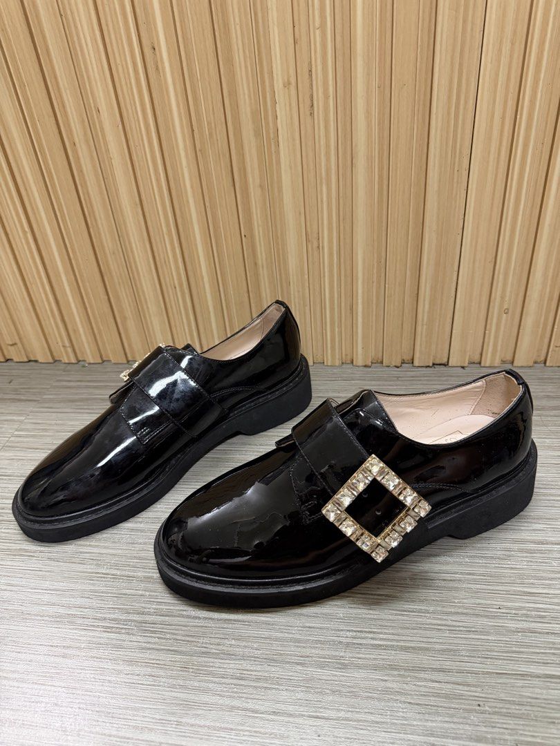 Roger vivier shoes 40 (Category: Sneakers & Footwear) located in Quezon City. Submitted by 3jsprelovedshop (Listing ID 1456129305, Image 2). Description: .
