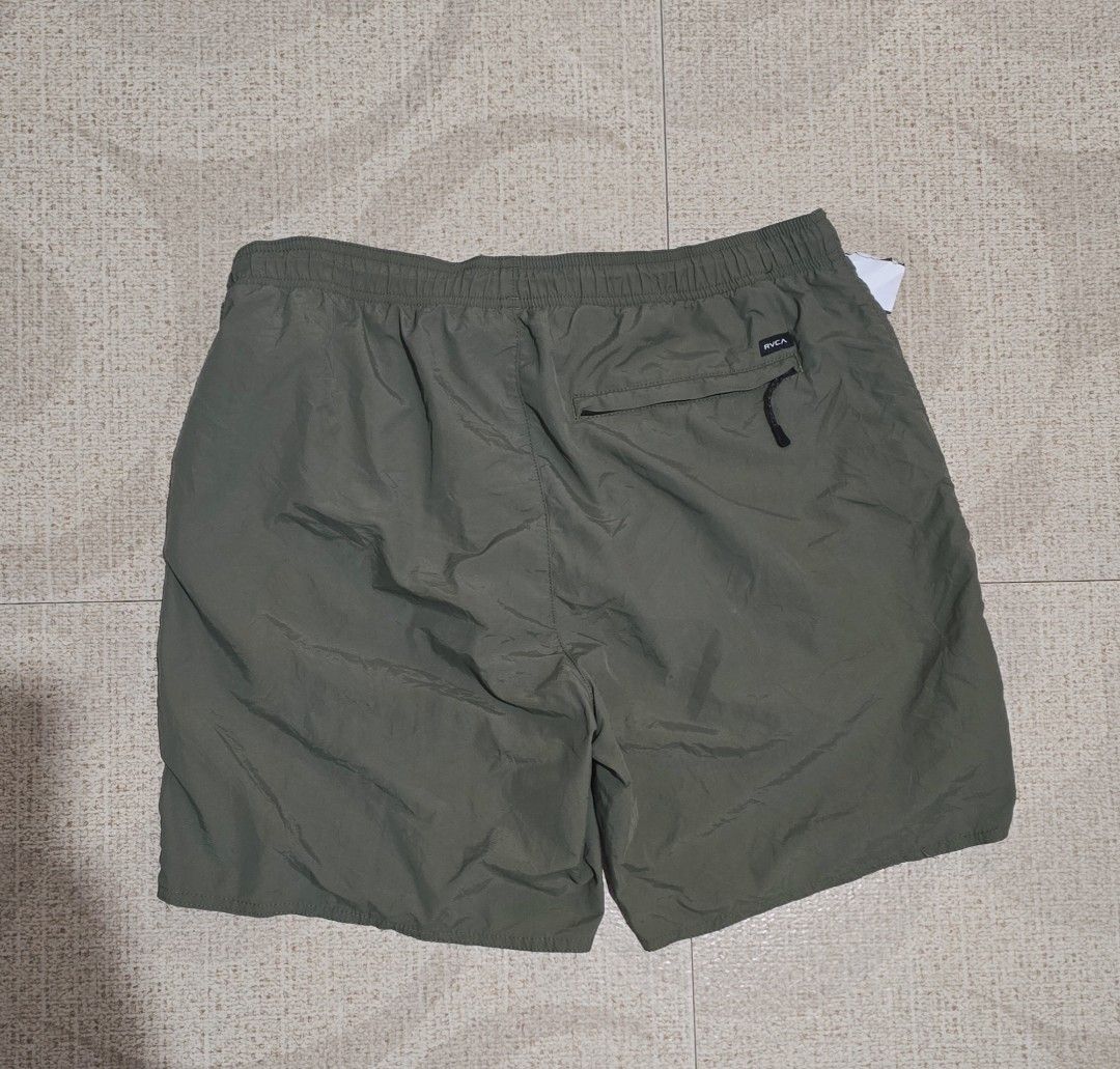 RVCA elastic shorts (Category: Shorts) located in El Nido. Submitted by marco.tandoc (Listing ID 1456163925, Image 2). Description: size: Large waist: 32-36 length: 18 no issue.