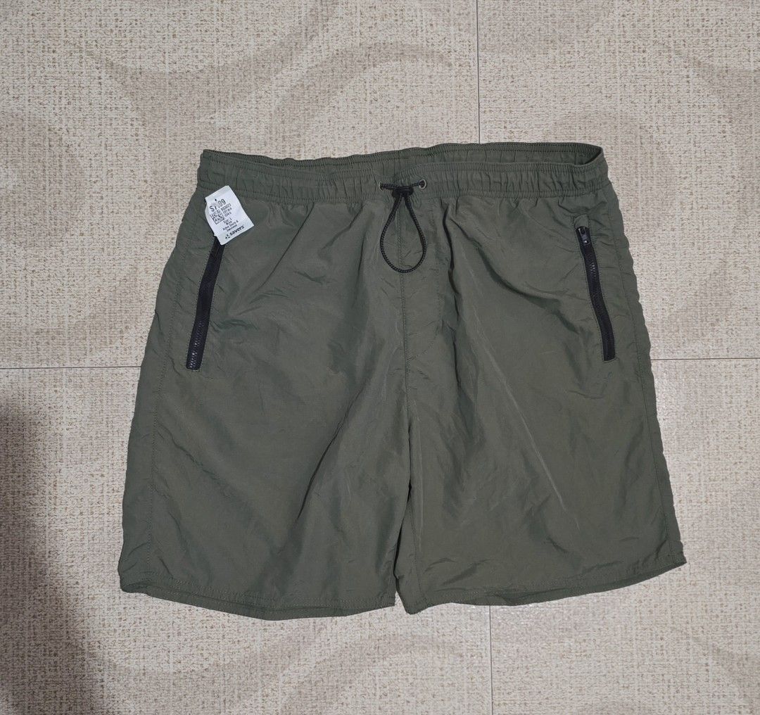 RVCA elastic shorts (Category: Shorts) located in El Nido. Submitted by marco.tandoc (Listing ID 1456163925, Image 1). Description: size: Large waist: 32-36 length: 18 no issue.