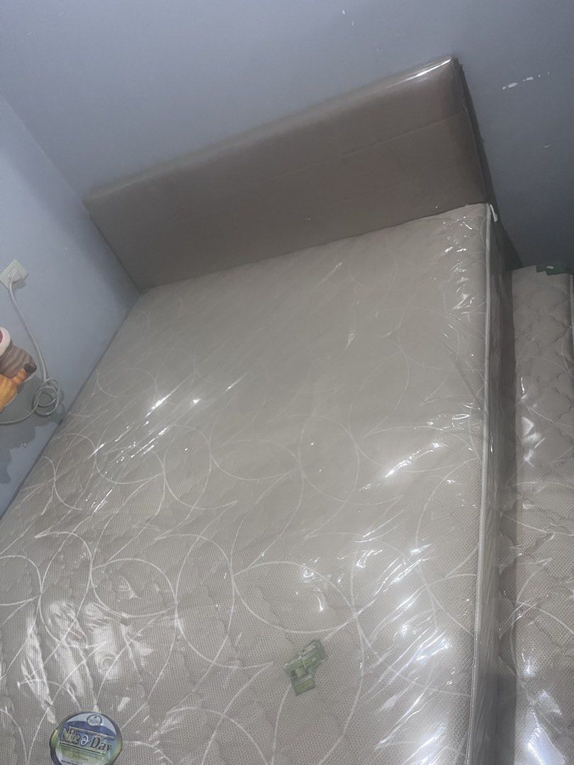 Salem Queen Bed with pull out (Category: Bed Frames & Mattresses) located in Cavite. Submitted by ayenkhaeren (Listing ID 1456103630, Image 3). Description: No issue still with plastic, pull out never been used Bought at P26,180 May last year still under warranty of 2yrs Rfs: will upgrade .