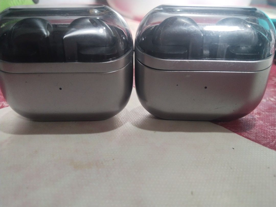 Samsung Galaxy Buds 3 Wireless Earbuds (Category: Earphones) located in Cabuyao City. Submitted by judilyndeq53719 (Listing ID 1456095030, Image 3). Description: for sale samsung earbuds .... original legit connected to samsung wearble apps... used ... in good condition issue scratches sa case ... all goods sa sound wireless..noice canceling.. ambbient sound built in mic.. buds plus 1200 buds 3 3000 negotiable price basta sure buyer pik up.... or