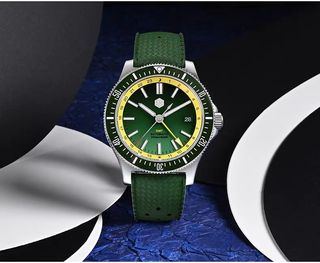(Category: ) located in . Submitted by z-watches (Listing ID 1456136346, Image 1). Description: .
