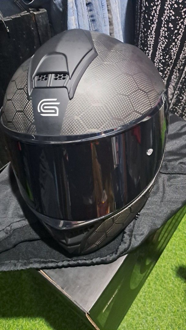 SEC Mamba Helmet full carbon (Category: Helmets and other Riding Gears) located in Antipolo. Submitted by __watchu_finds (Listing ID 1456119813, Image 1). Description: color may vary due to lightning shipment: lalamove, lbc, grab jnt etc payment: gcash meetup: imall antipolo or nearby.