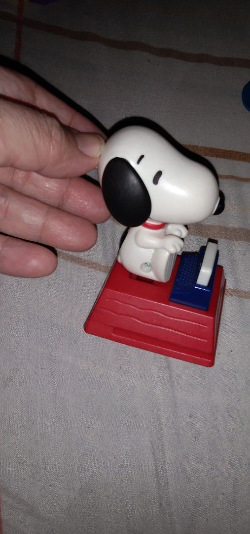 Snoopy embosser keychain (Category: Character Goods) located in Quezon City. Submitted by eidorableshop (Listing ID 1456201200, Image 2). Description: .