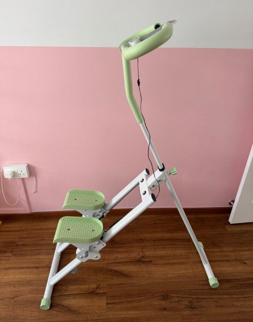 Stepper machine / exercise machine (Category: Cardio & Fitness Machines) located in Singapore. Submitted by deee64 (Listing ID 1456183351, Image 1). Description: bought from another carouseller, for sale at 25 cash and carry anytime..