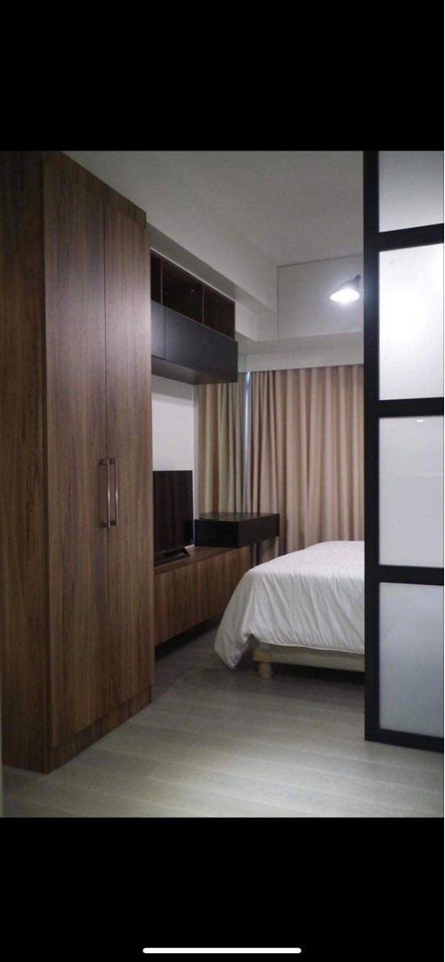 Studio Rockwell Proscenium for rent (Category: Apartments & Condos) located in Muntinlupa City. Submitted by apple.lcsunrise (Listing ID 1456057785, Image 1). Description: Studio unit Fully furnished Lincoln tower 22nd floor No parking 33sqm INCLUSIVE of association dues.