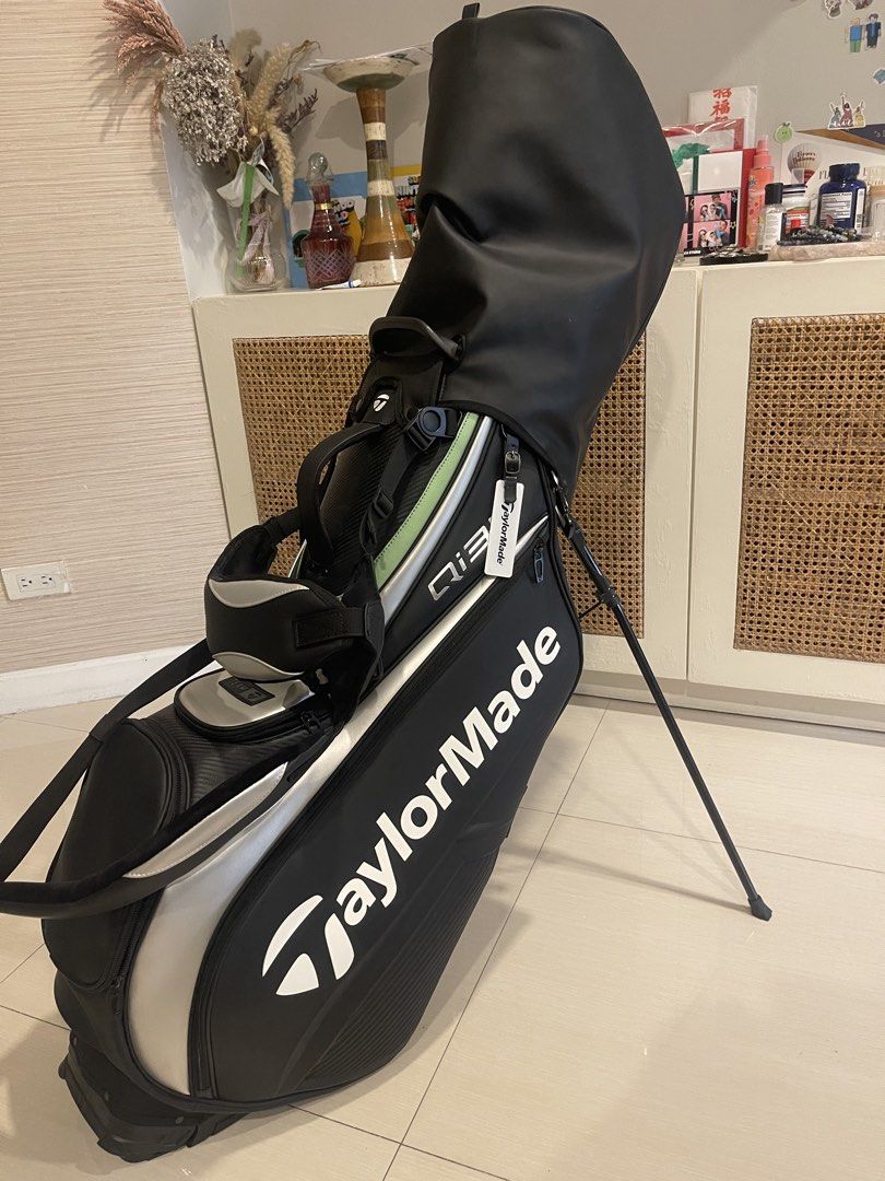 TaylorMade QI35 Tour Stand Bag (Category: Golf) located in Makati City. Submitted by fashionistameetsthrift (Listing ID 1456092634, Image 1). Description: FOR SALE: TaylorMade Qi35 Tour Stand Bag GUARANTEED ORIGINAL 2025 TaylorMade Qi35 Tour Stand Bag Premium Tour-inspired stand bag in the Qi35 colorway. Condition: Excellent, used less than 10 times on the fairway. Specs & Features: • Soft 4-way velour top • Premium faux micro-perforated leather 