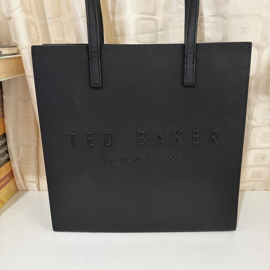 Ted Baker London Black Tote Bag (Category: Tote Bags) located in Lucena. Submitted by minimal_decluttering (Listing ID 1456104352, Image 2). Description: Onhand Pass as brandnew.